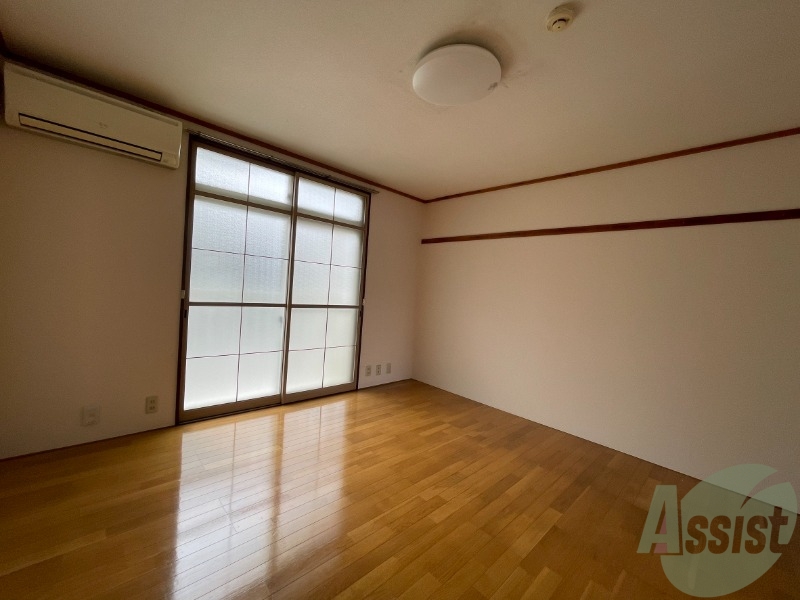 居室・リビング　リビングになります。日当たりも風通しも良好です。