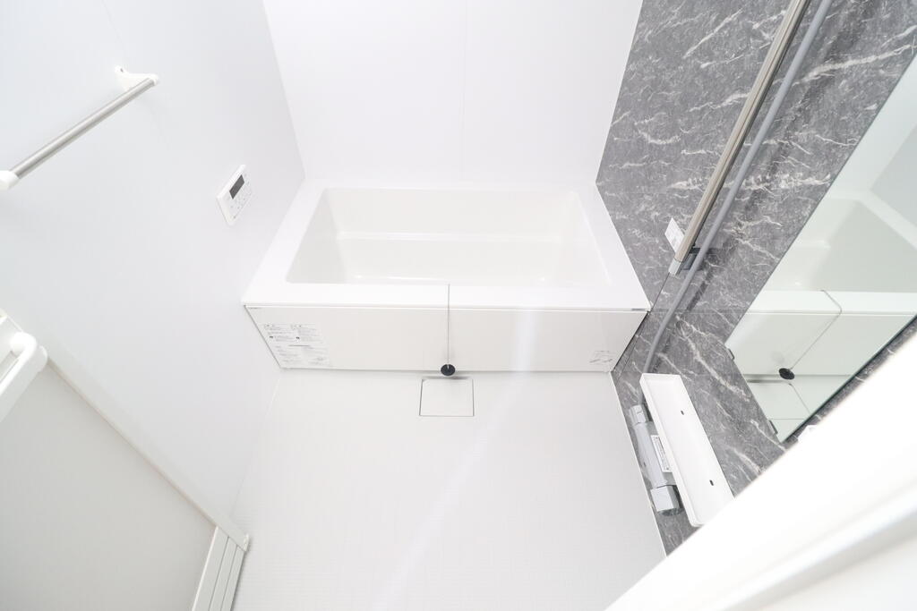 バス・シャワールーム　バスルーム