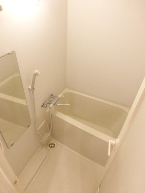バス・シャワールーム　写真は同タイプ住居です。