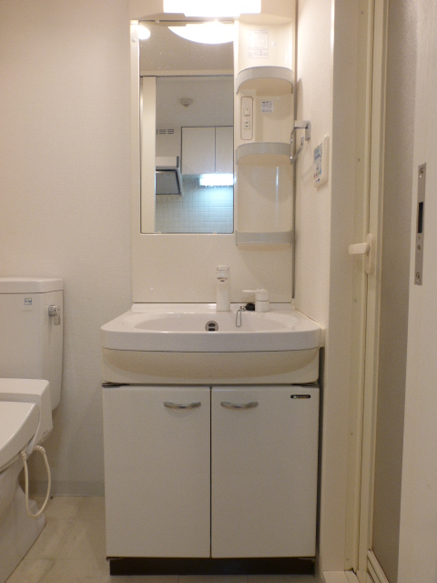 洗面設備　写真は同タイプ住居です。