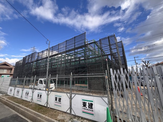 建物外観　建設中