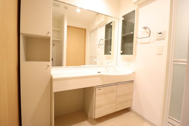 洗面設備　洗髪洗面化粧台