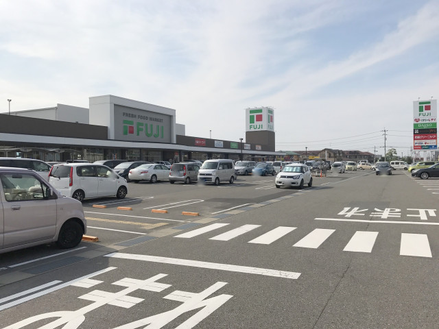 スーパー　フジ安城寺店（スーパー）まで578m