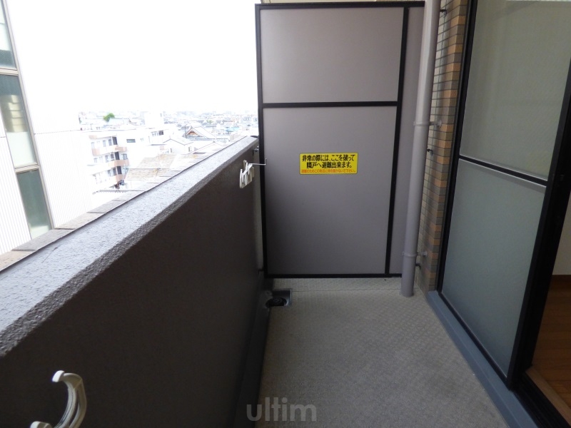 バルコニー　※別のお部屋の写真です