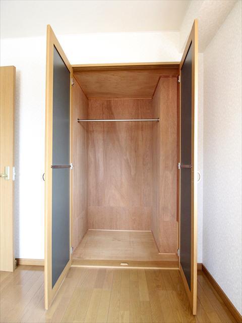 収納　松山市祝谷　フラットパインヒル　洋室収納
