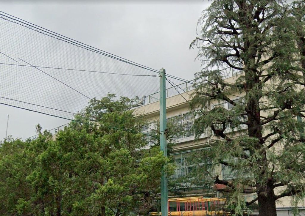 小学校　北区立滝野川第五小学校（小学校）まで790m