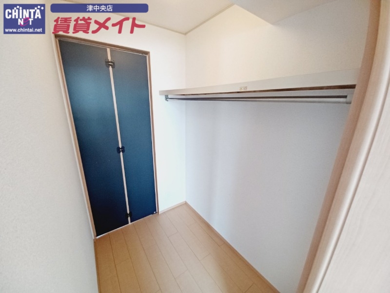 収納　同型参考写真