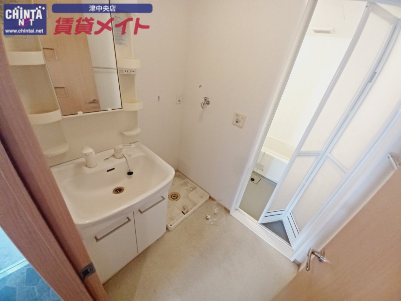 洗面設備　同型参考写真