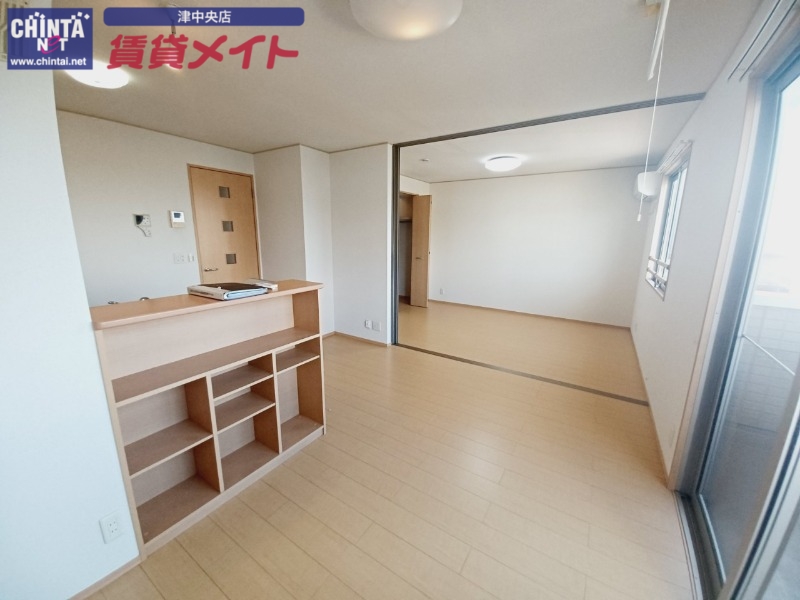 居室・リビング　同型参考写真