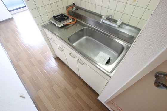 キッチン　※別号室の写真です