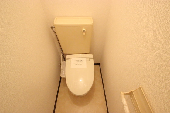 トイレ　※別号室の写真です