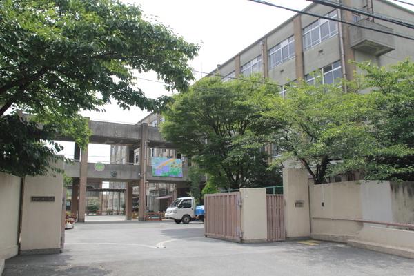 中学校　京都市立神川中学校（中学校）まで461m
