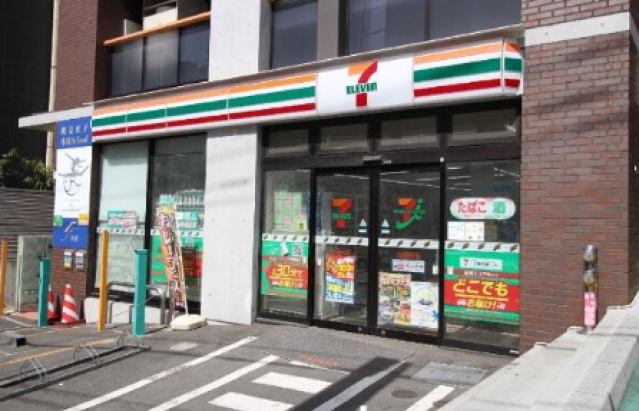 コンビニ　セブンイレブン市谷柳町店（コンビニ）まで452m