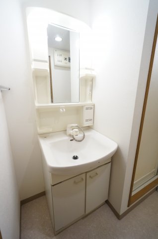 洗面設備　※同物件・同タイプの写真です。