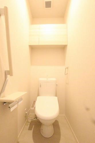 その他　暖房洗浄便座＋収納付き