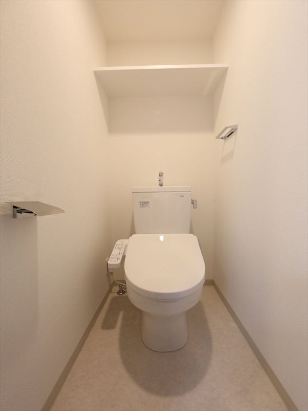 トイレ　温水洗浄暖房便座付トイレ