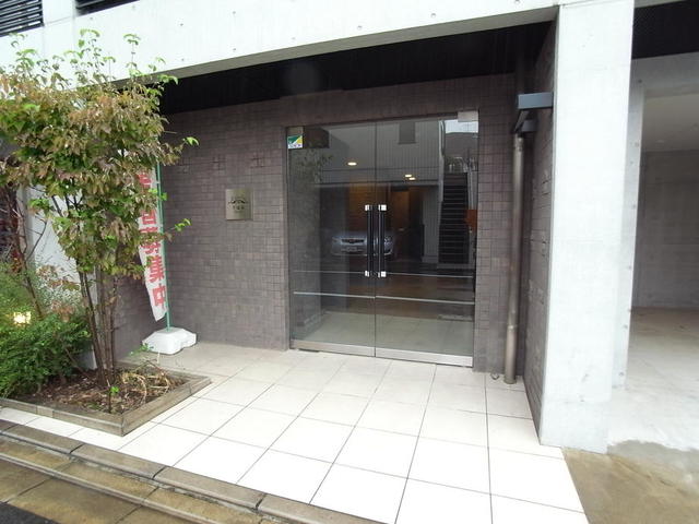 エントランス　弊社は都内全域の物件をご紹介可能です！