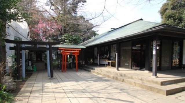 ショッピングセンター　虎ノ門ヒルズ（ショッピングセンター）まで438m