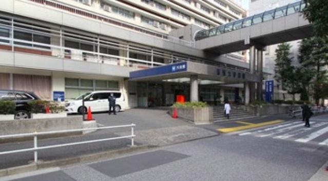 スーパー　成城石井愛宕グリーンヒルズ店（スーパー）まで449m