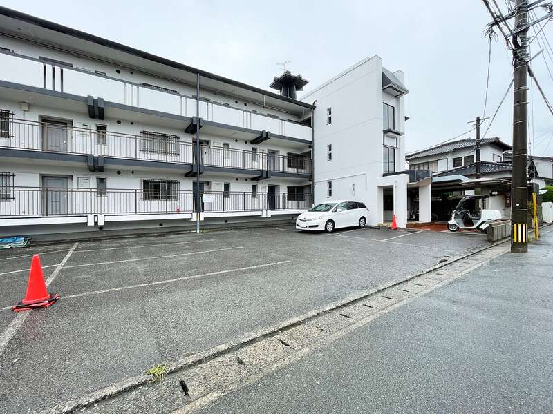 駐車場　外観もきれいです