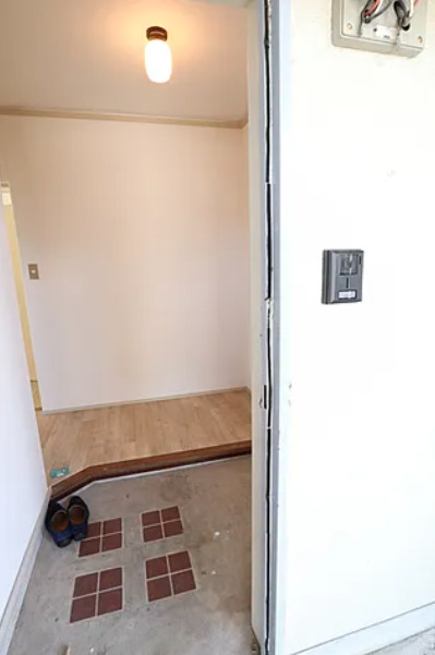 玄関　落ち着いた玄関です※同タイプのお部屋、現状優先