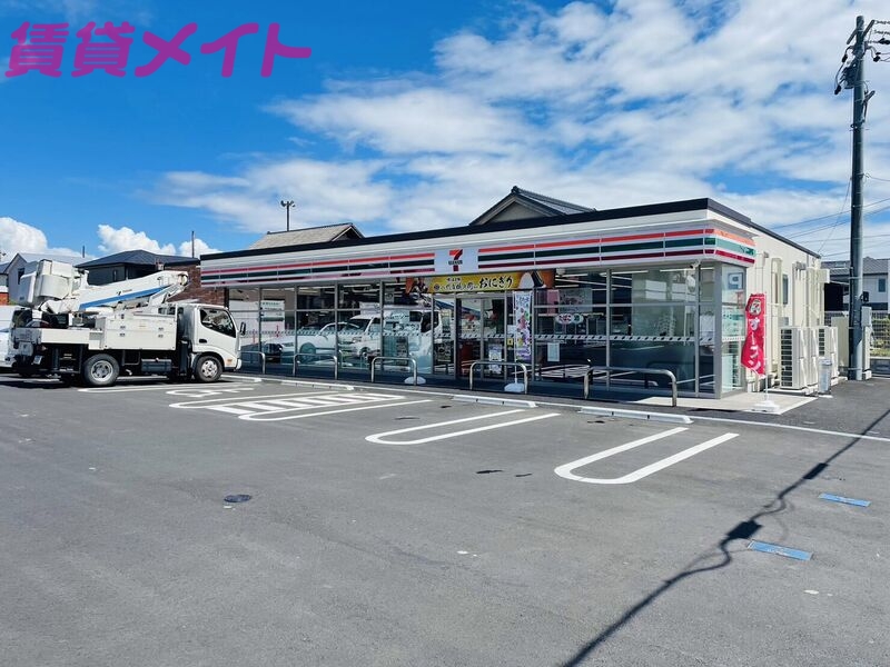 コンビニ　セブンイレブン四日市蒔田2丁目店（コンビニ）まで755m