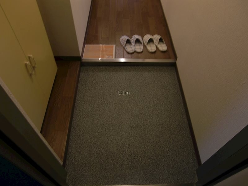 玄関　別部屋のお写真です。ご参考までに！