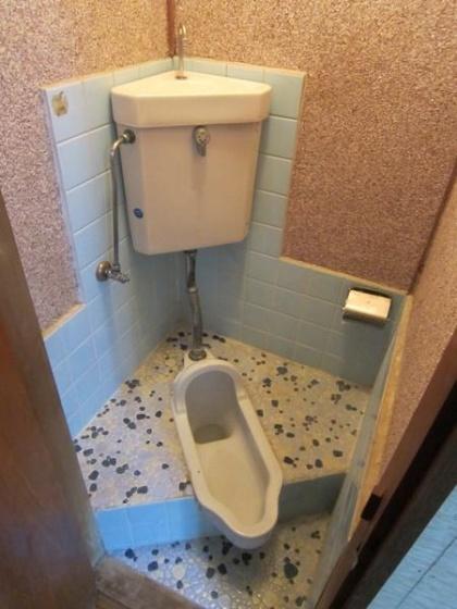 魚住住宅のトイレ写真