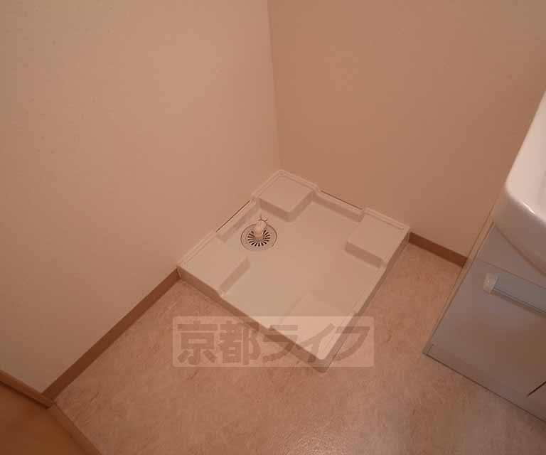 その他設備　洗濯機置き場も完備されています・