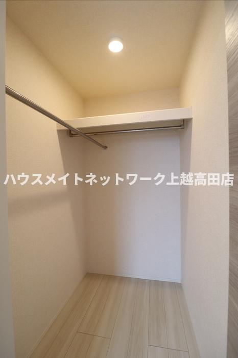 収納　ウォークインクローゼット