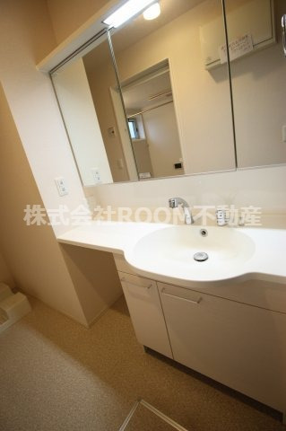 洗面設備　独立洗面台で身支度をすべて済ませてしまいましょう