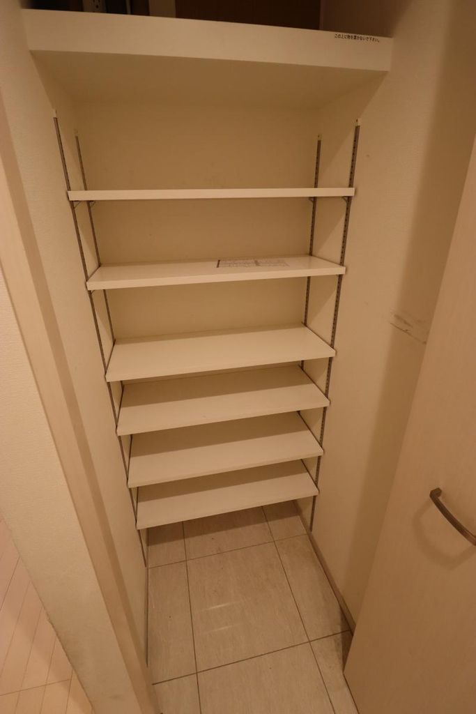 収納　シューズボックス