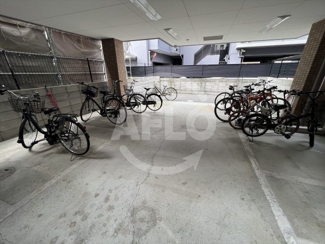 その他共有部分　クイーンライフ玉津　駐輪場