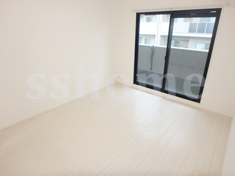 居室・リビング　真っ白な洋室♪