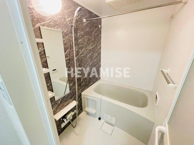 バス・シャワールーム　※室内画像は類似物件のもの