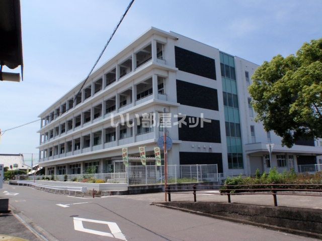 小学校　丸亀市立城北小学校（小学校）まで166m