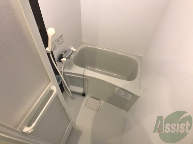 バス・シャワールーム　浴室乾燥機がついているので雨の日でも洗濯物が乾かせます。