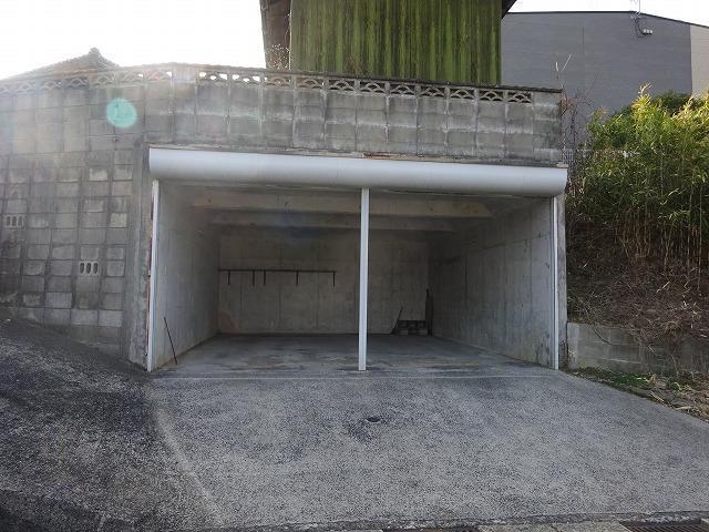 駐車場　車庫有