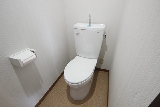 トイレ　※別号室の写真になります。