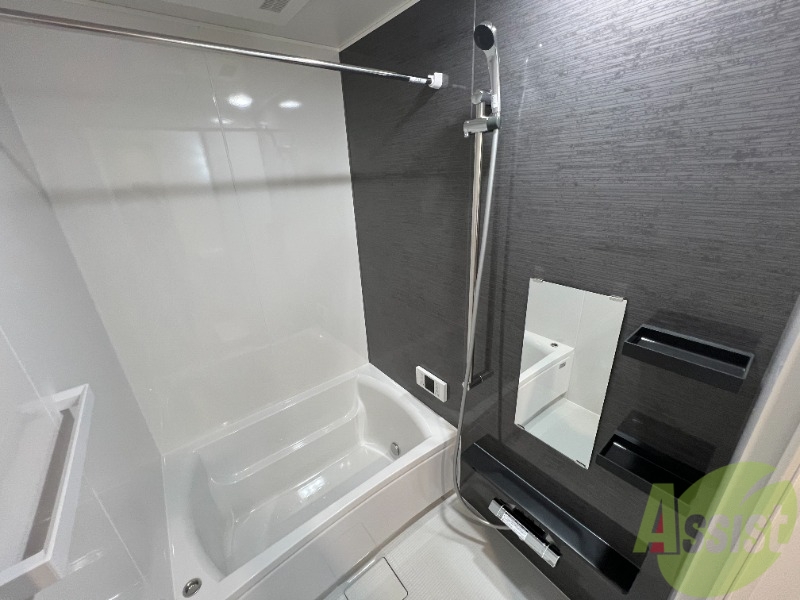 バス・シャワールーム　浴室は、広く足を延ばして浸かれそうな大きさでした