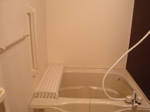 バス・シャワールーム　同物件別号室のものです。