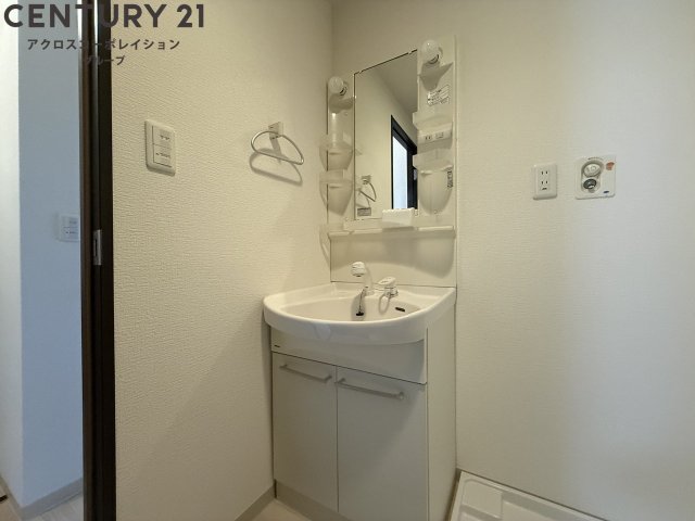 洗面設備　シンプルで使いやすいトイレです♪