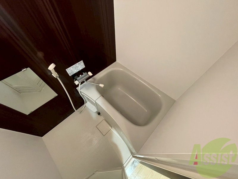 バス・シャワールーム　お風呂になります。一日の疲れを癒してくださいね。