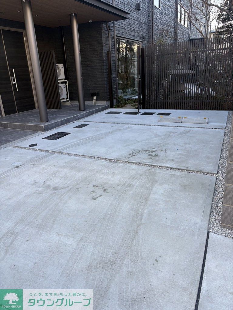 駐車場　駐車場