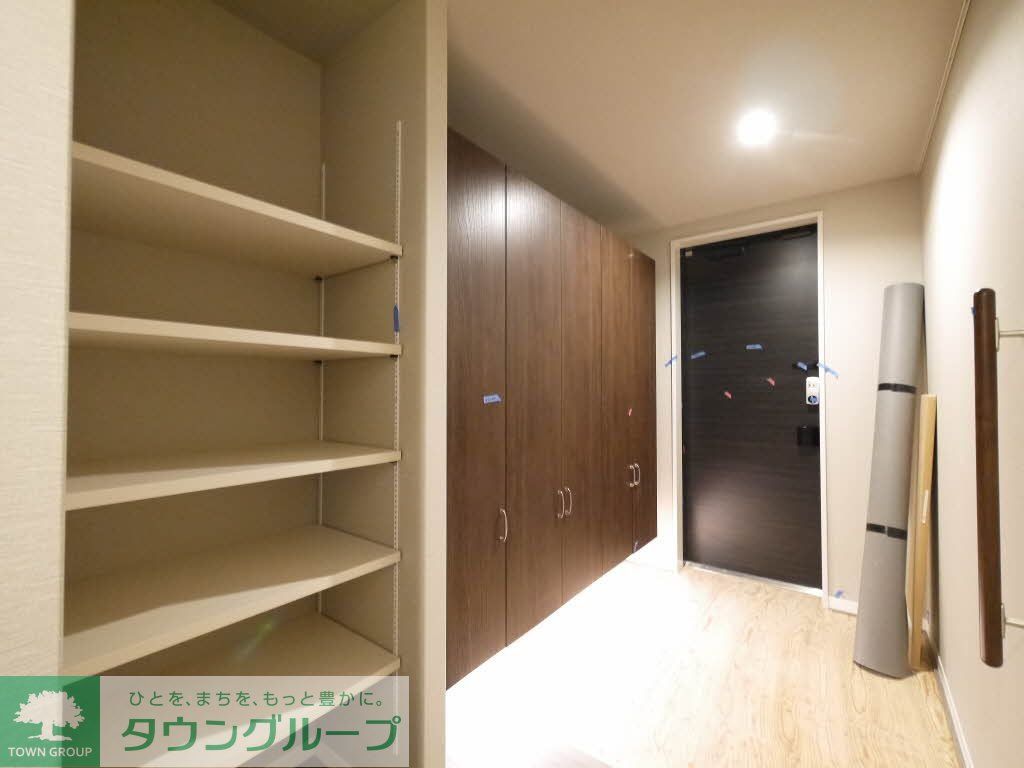 玄関　リビング/居室