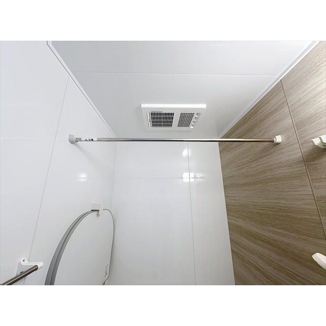 その他設備　浴室乾燥暖房機付きで雨の日でも安心