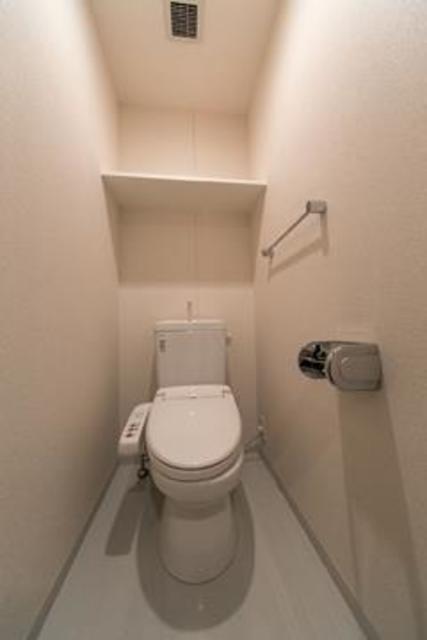 トイレ　※写真は同タイプ住戸です。