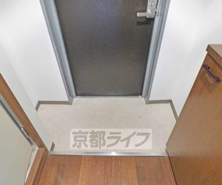 玄関　広々とした玄関です。