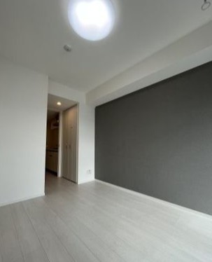 その他部屋・スペース　開放的な寝室です