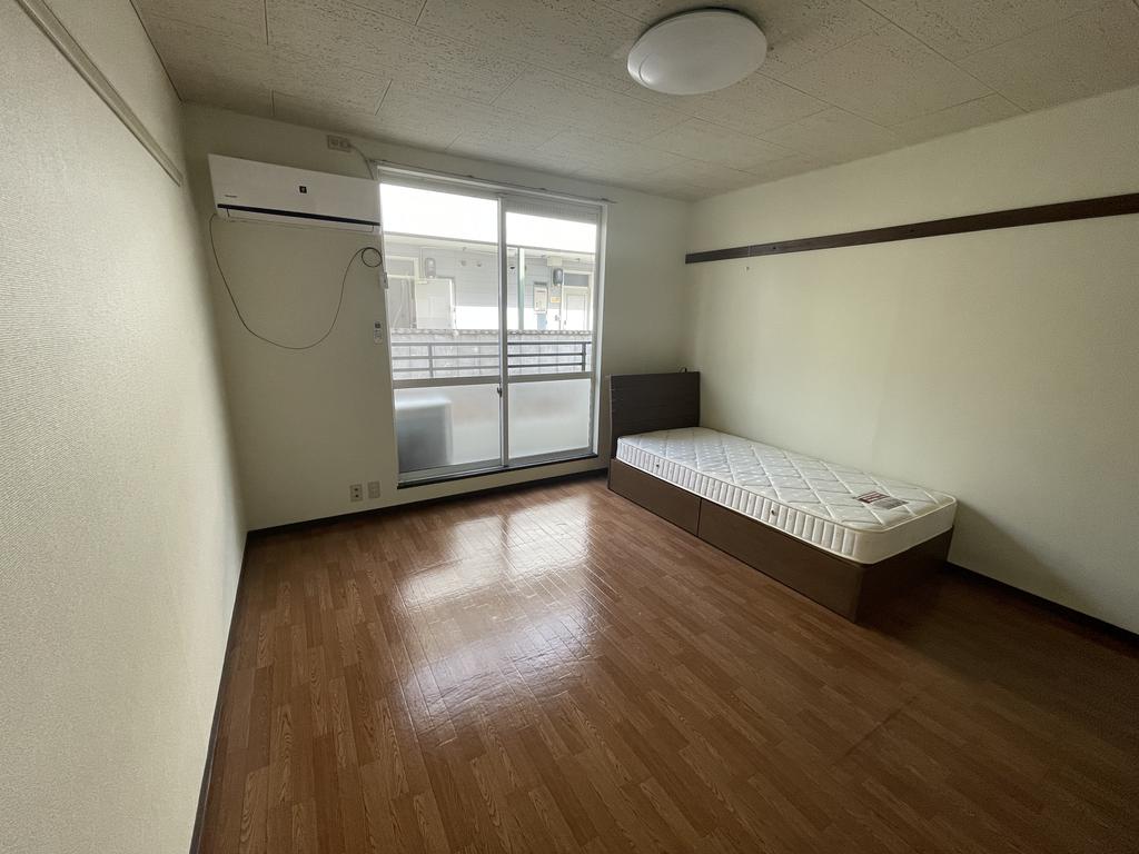 居室・リビング　エアコン、ベット付き＊イメージ写真